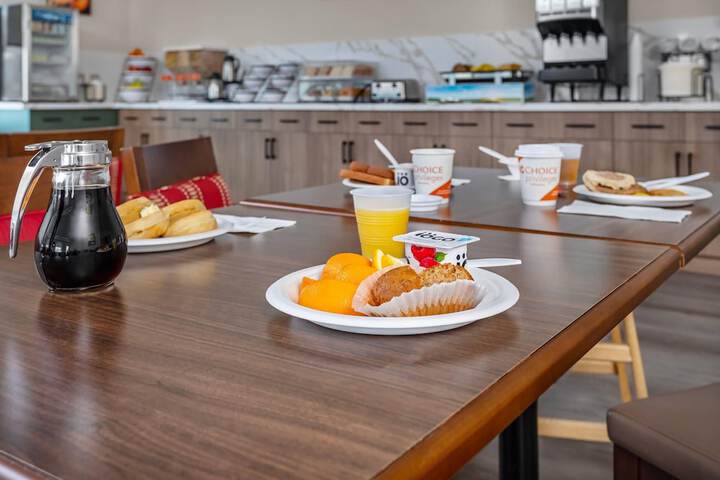 Breakfast/Coffee Service 62 of 73