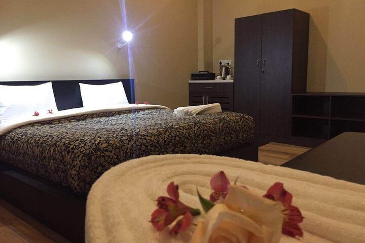 Room 17 of 38