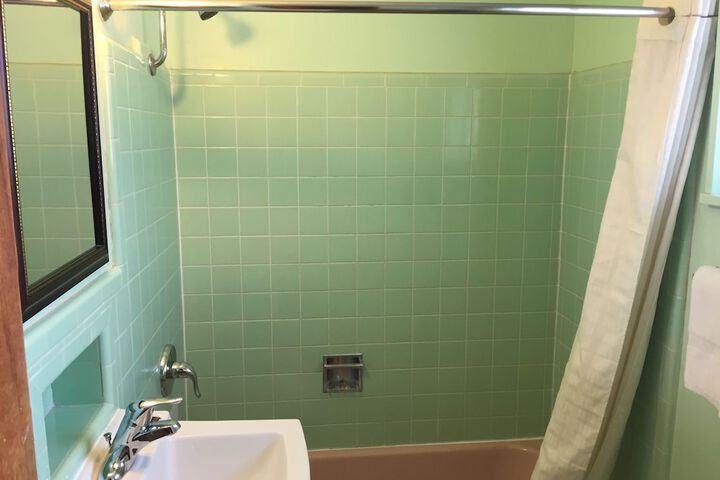 Room 33 of 50