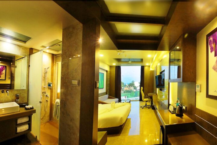 Room 5 of 36