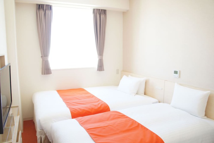 Room 13 of 96