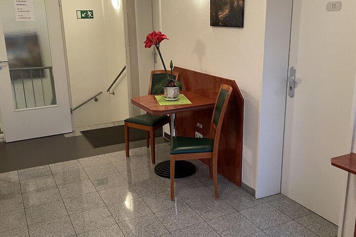 Room 14 of 18