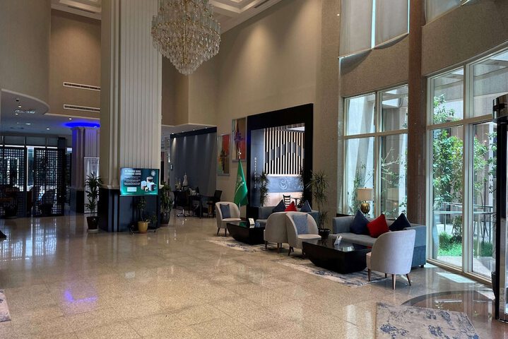 Entrance & Lobby