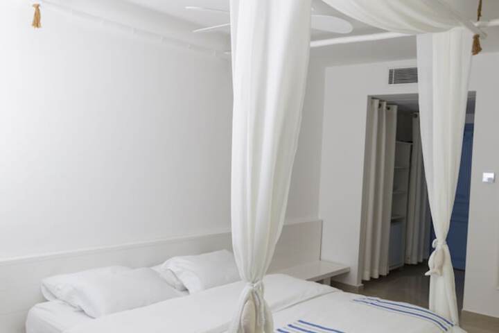 Room 18 of 60