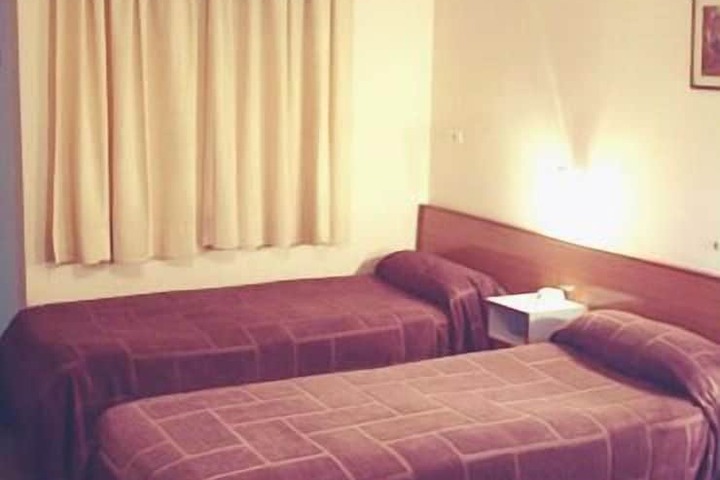 Room 7 of 19