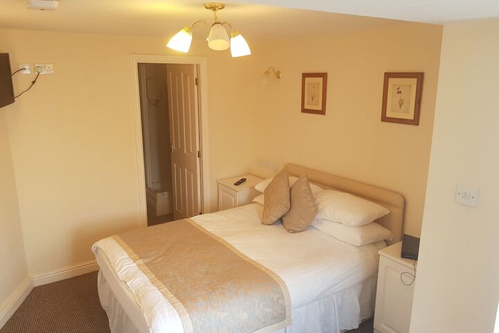 Room 7 of 11