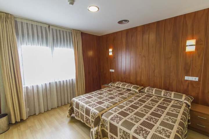 Room 2 of 41