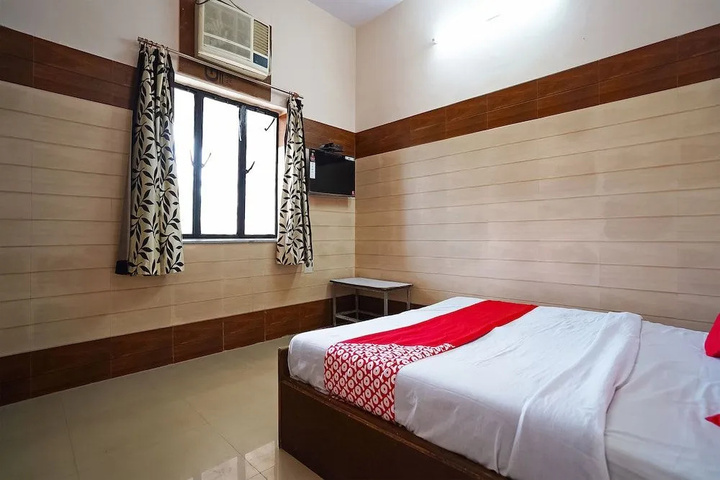 Room 3 of 9