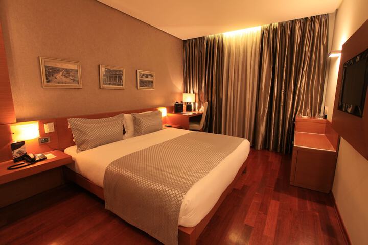 Room 27 of 123