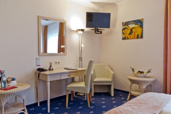 Room 8 of 50