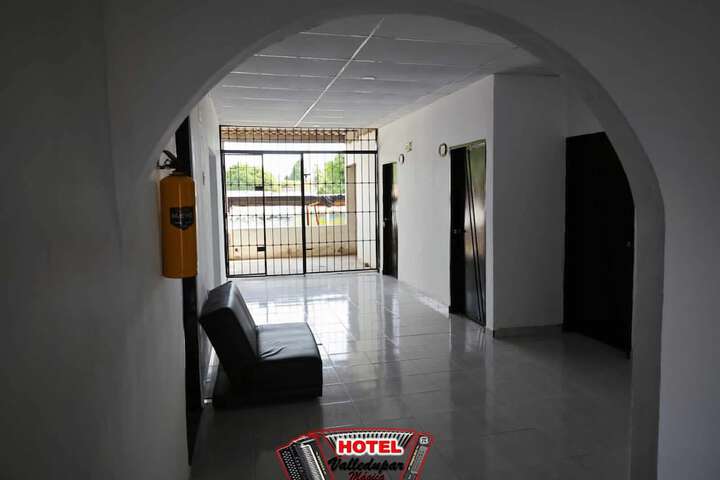 Room 14 of 32