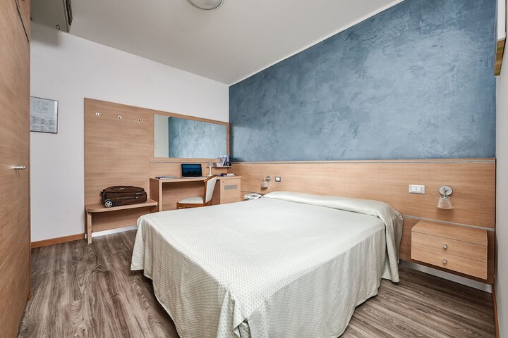 Room 3 of 59