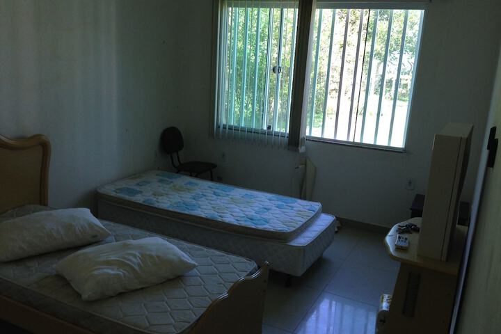 Room 4 of 9