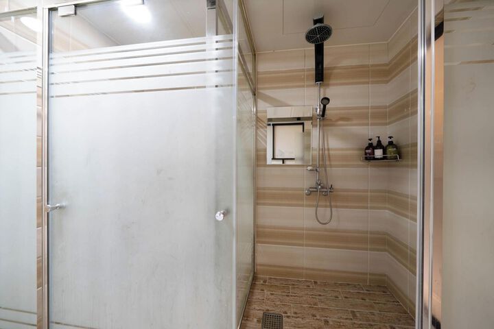 Room 10 of 74