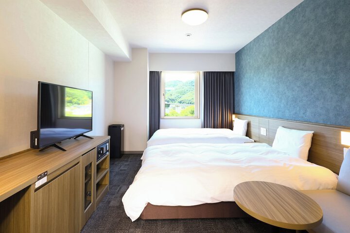 Room 3 of 41