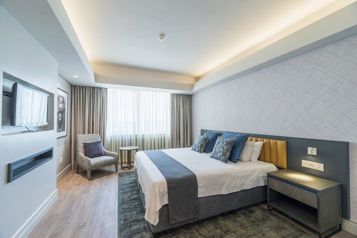 Room 10 of 74