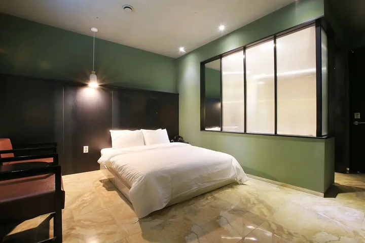 Room 3 of 30