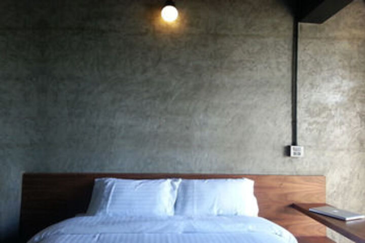 Room 13 of 38