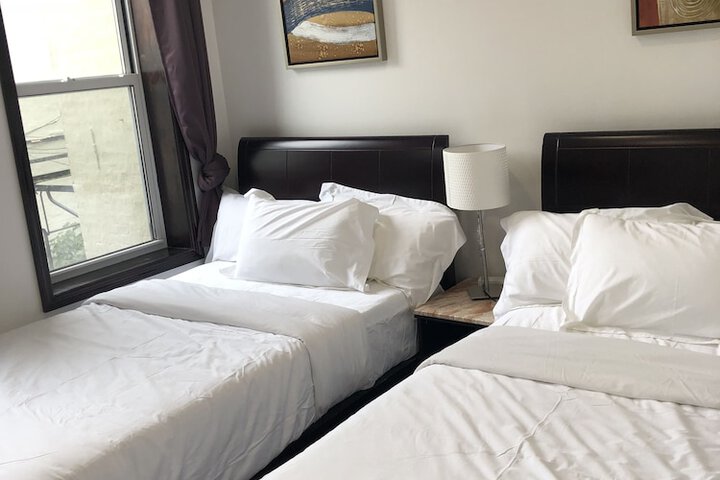 Room 4 of 11