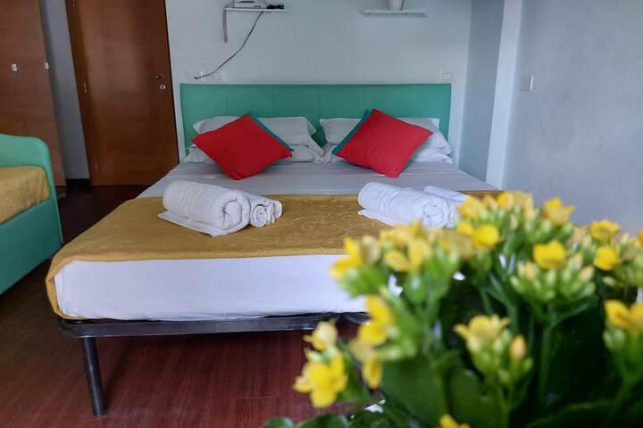 Room 22 of 65