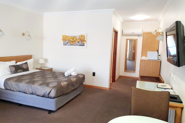 Room 11 of 51