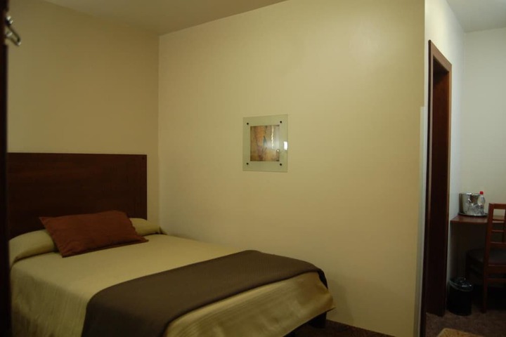 Room 10 of 39