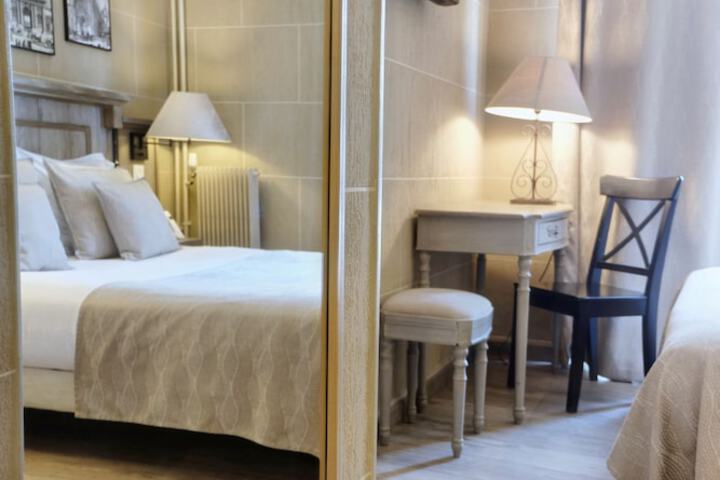 Room 44 of 142