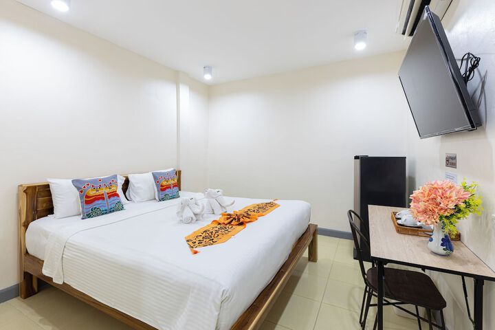 Room 13 of 27
