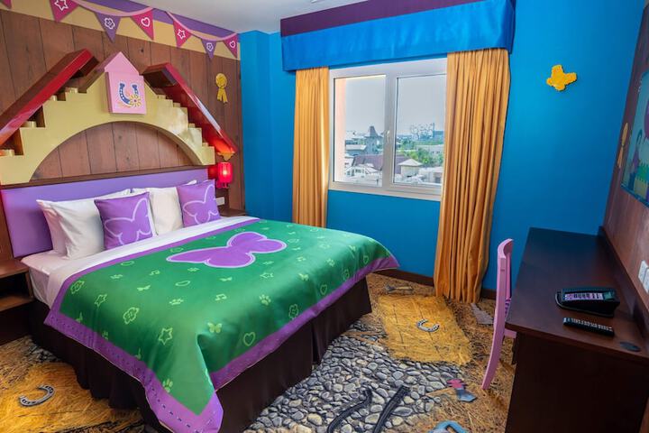 Room 12 of 54