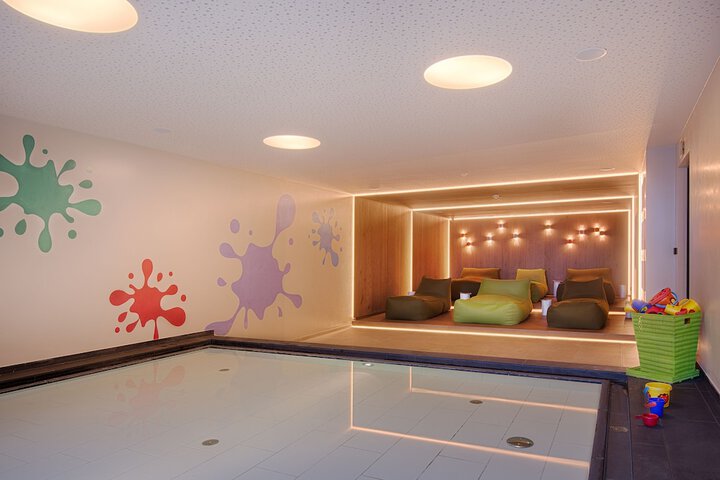Pool 27 of 60
