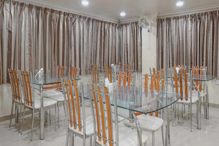 Townhouse Oak Orchard Hotel