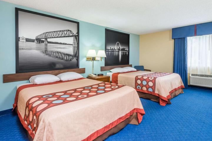 2 Queen Beds (10 of 10)