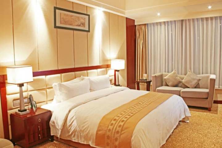 Room 10 of 17