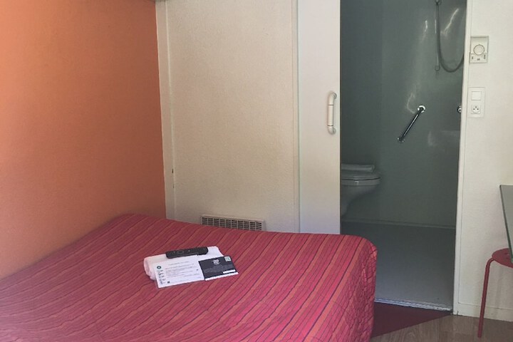 Room 19 of 48