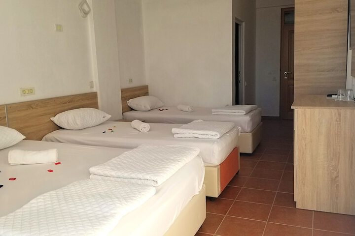 Room 38 of 100