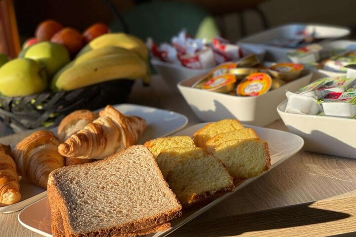 Breakfast/Coffee Service 57 of 95