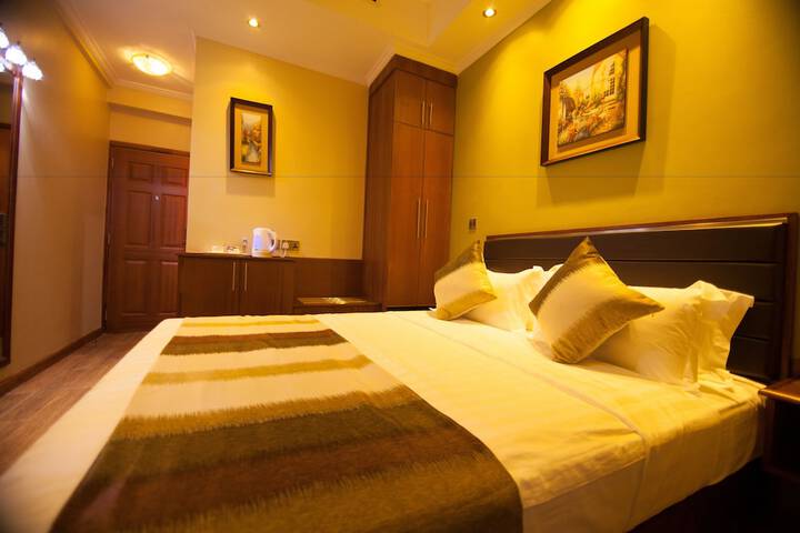 Room 5 of 71