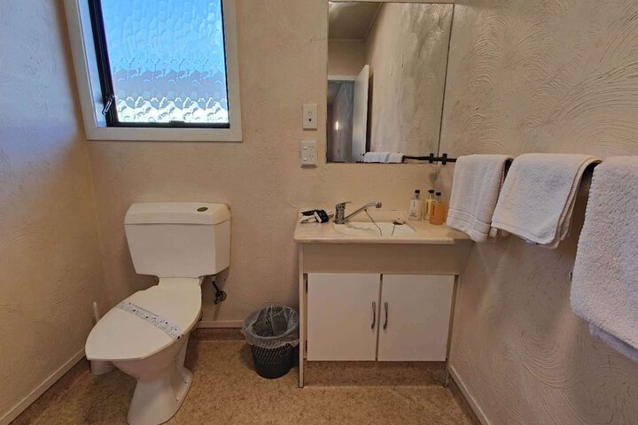 Room 12 of 16