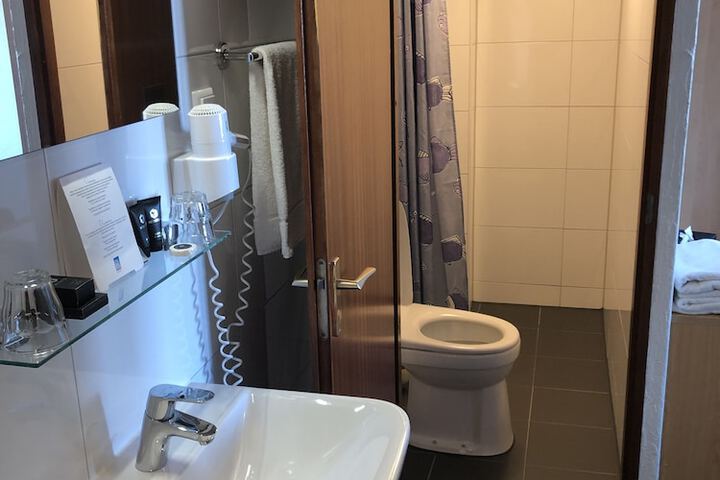 Room 82 of 139