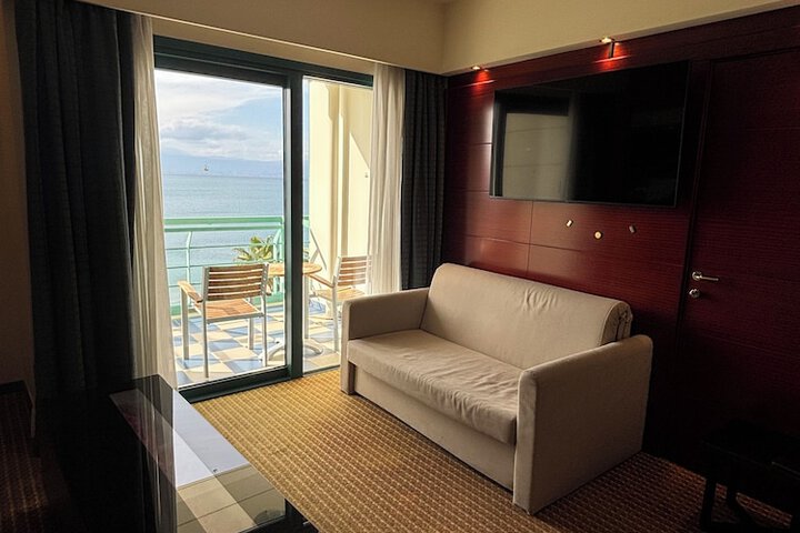 Room 16 of 60