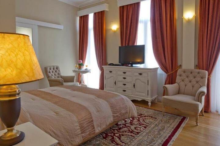 Room 5 of 45