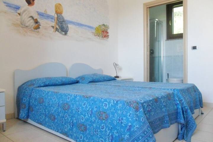 Room 4 of 40