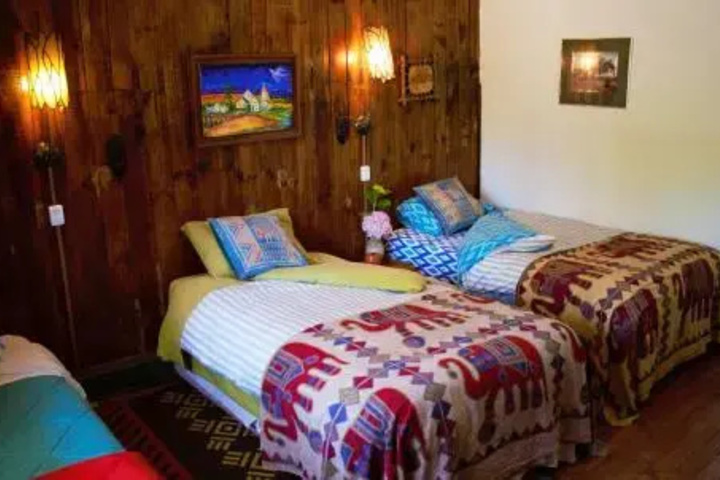 Room 3 of 9
