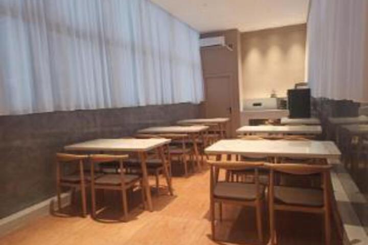 GreenTree Inn Express Hotel (Jinshan Avenue Juyuanzhou Metro Station)