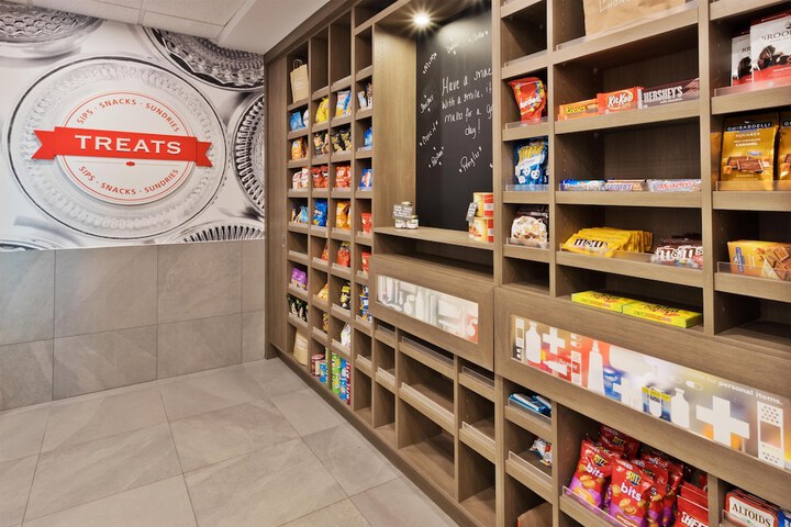 Snack bar