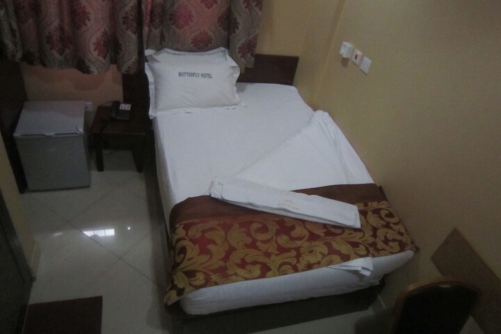 Room 8 of 33