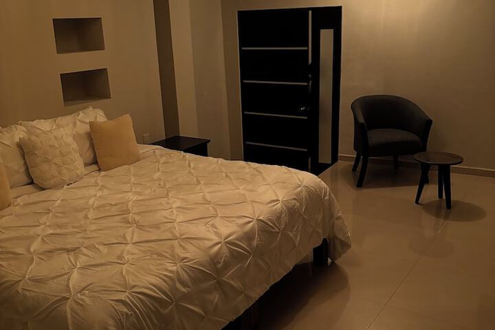 Room 4 of 25