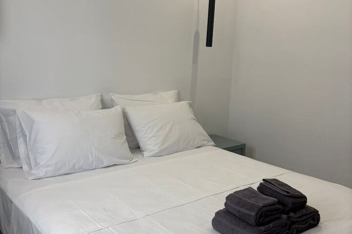 Room 6 of 25