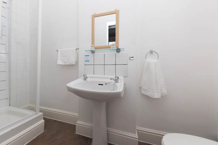 Room 67 of 83
