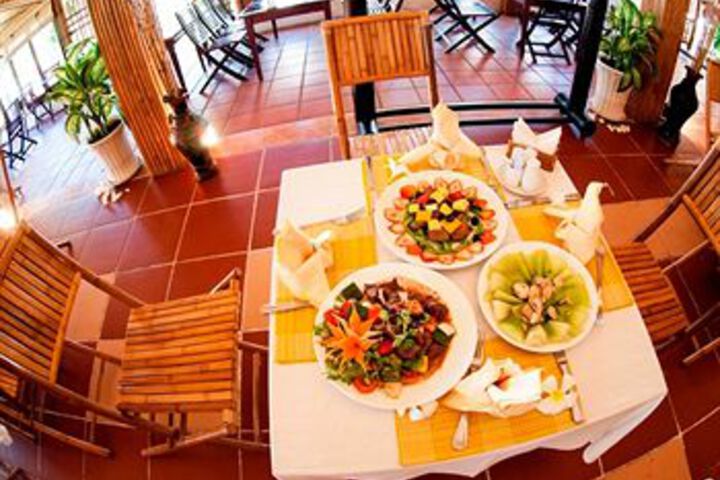Dining 37 of 40